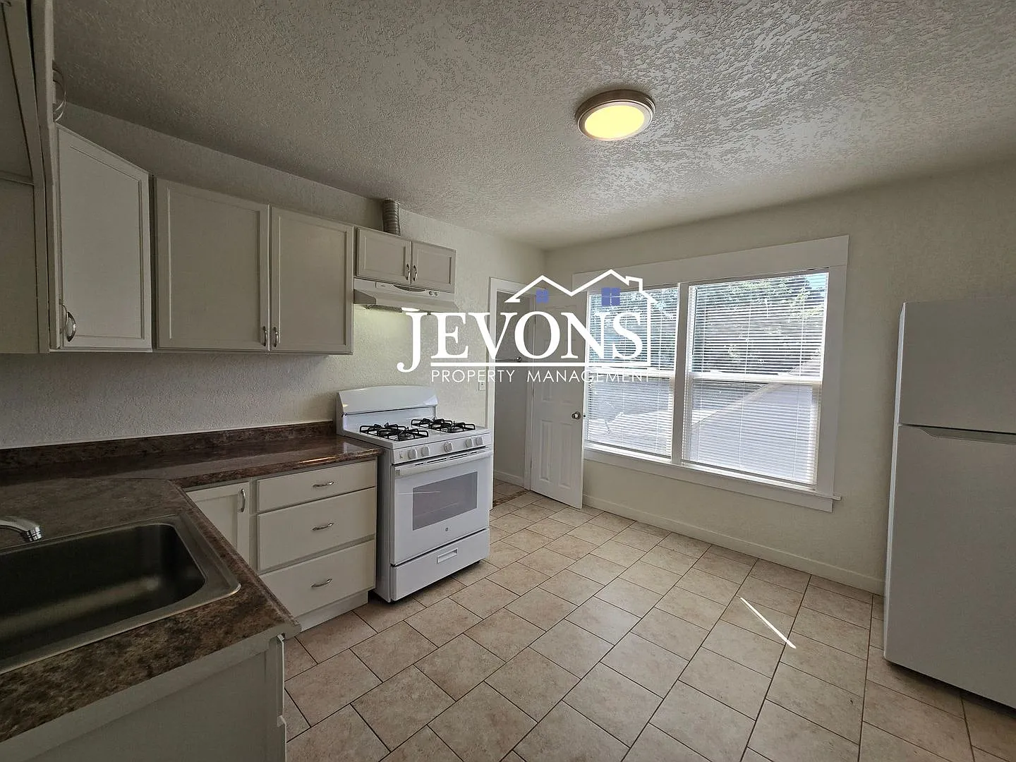 307 N 7th St Yakima, WA 98901 — Photo 3