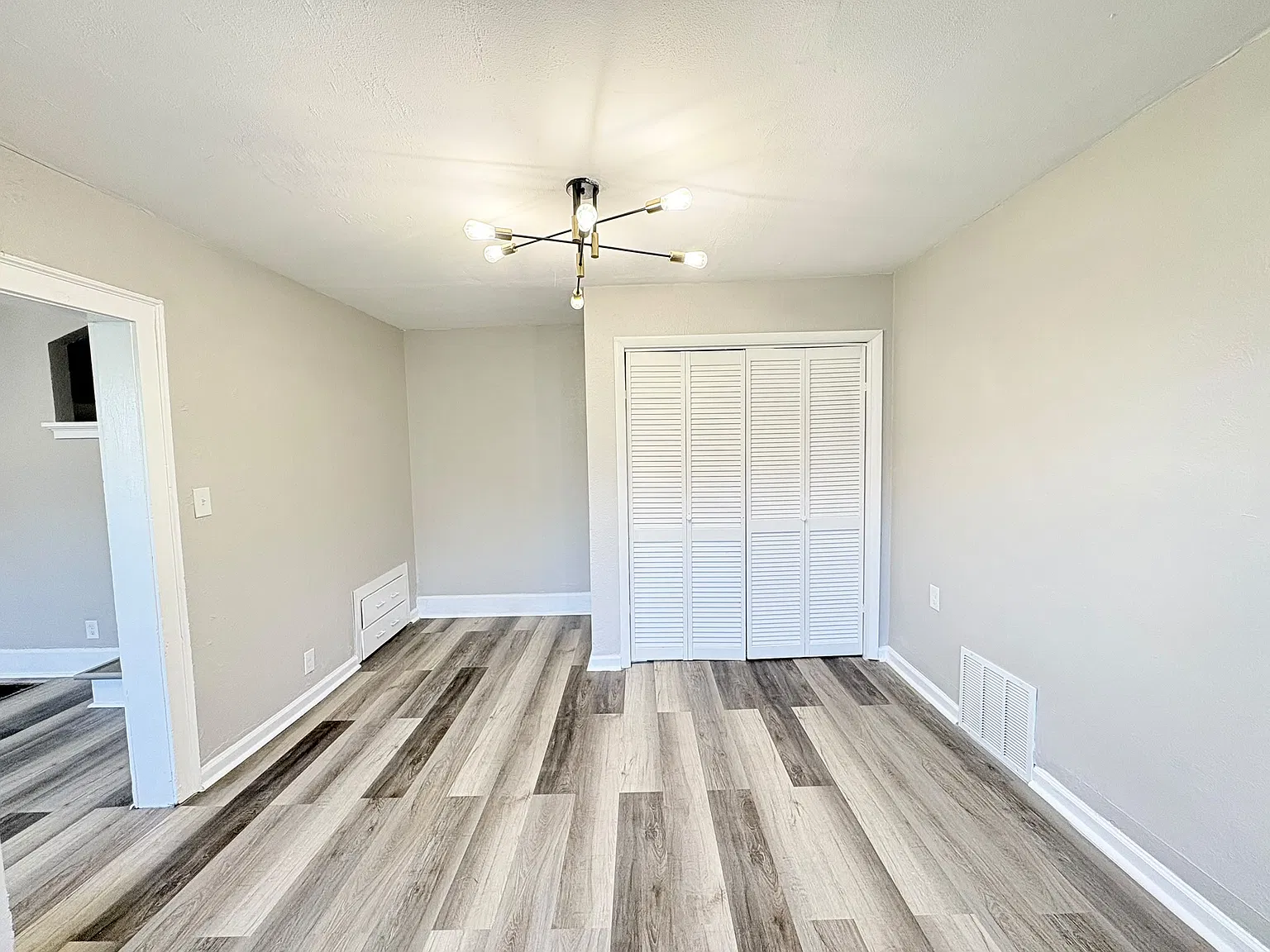 4 bed, 1142 sqft, $1,250 — Photo 4