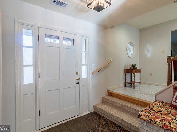 4th image of 363 Hawick Ct
