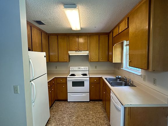 4th image of 140 Talbot Ct #140
