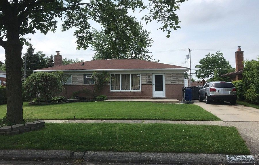 1st image of 27335 Shelbourne Dr