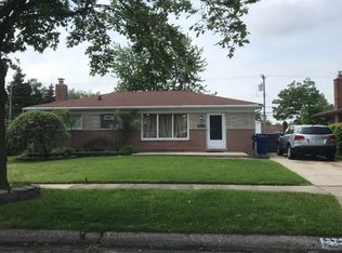 27335 Shelbourne Dr, Warren, MI 48088