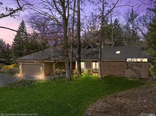 1165 Banbury Cir, Bloomfield Hills, MI 48302