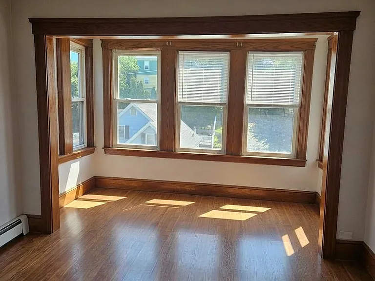 228 Valley St #3 — Photo 4