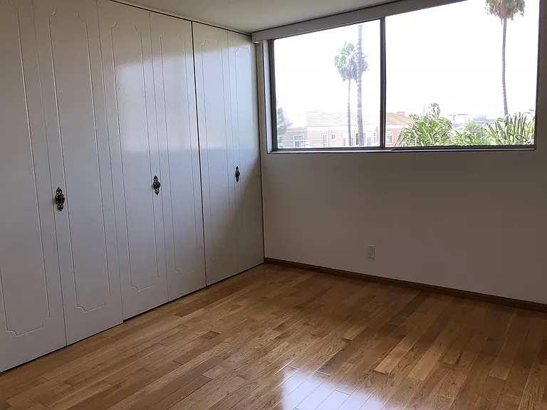 100 S Doheny Dr #523 — Photo 63