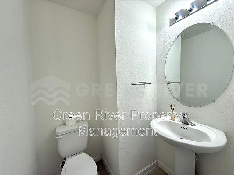 8704 Lake George Cir W — Photo 14