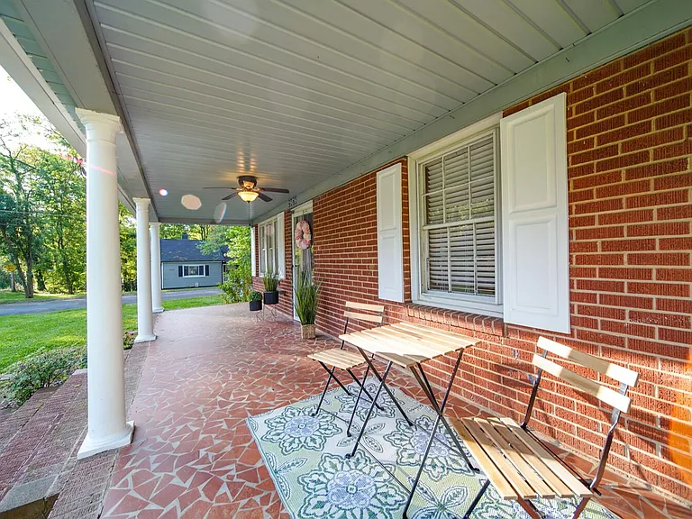 2976 Shady Ln — Photo 4