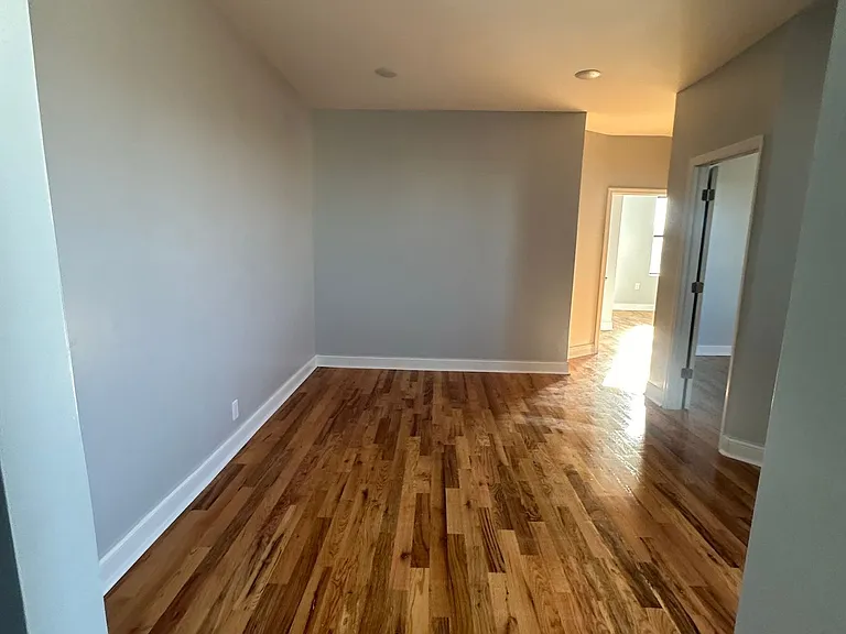 505 57th Street Apartments — Photo 13