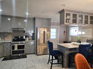 127 Amherst Rd, Valley Stream, NY 11581