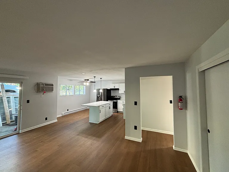Woodlake Ct — Photo 3
