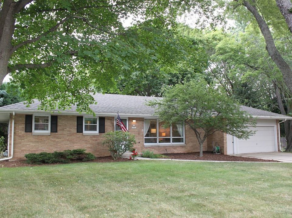 1st image of N70W13810 Brentwood Dr