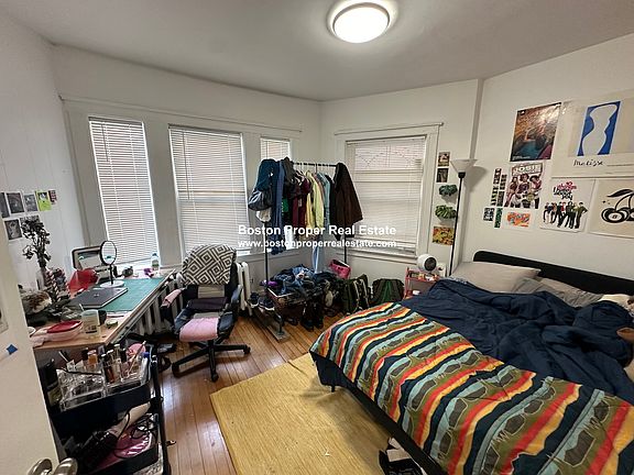 2nd image of 10 Westland Ave APT 4