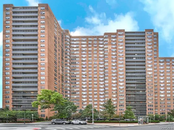 70-25 Yellowstone Boulevard #7M, Forest Hills, NY 11375