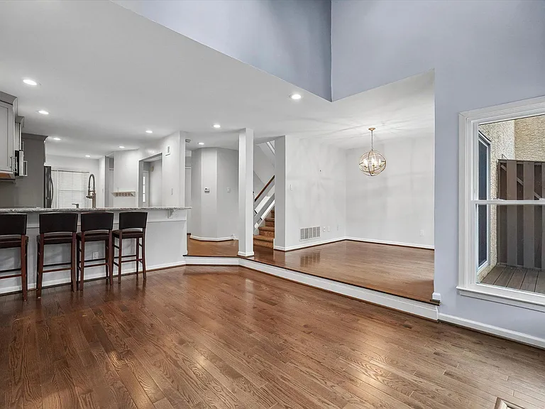 1604 Cotswald Ct #1604 — Photo 4
