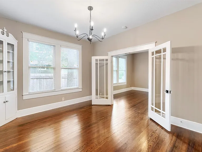 4308 Avenue G — Photo 3