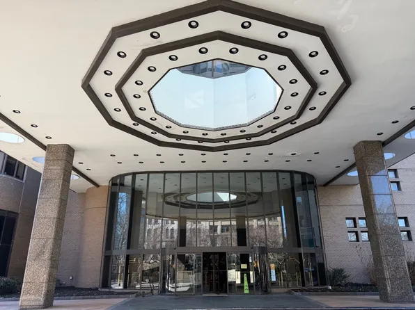 330 East 38th Street image 1 of 11