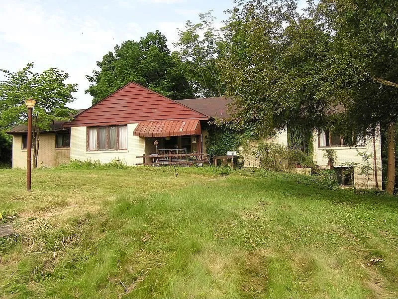 102 Clearview Dr photo 1