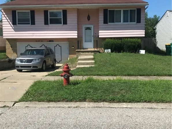 14369 Rochelle Dr, Maple Heights, OH 44137