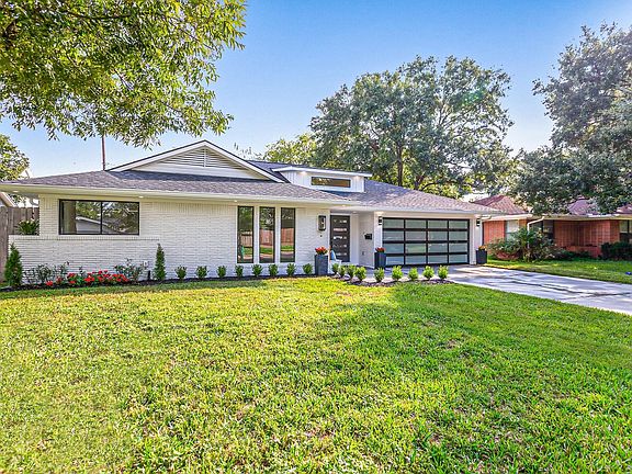 2nd image of 2606 Willowby Dr