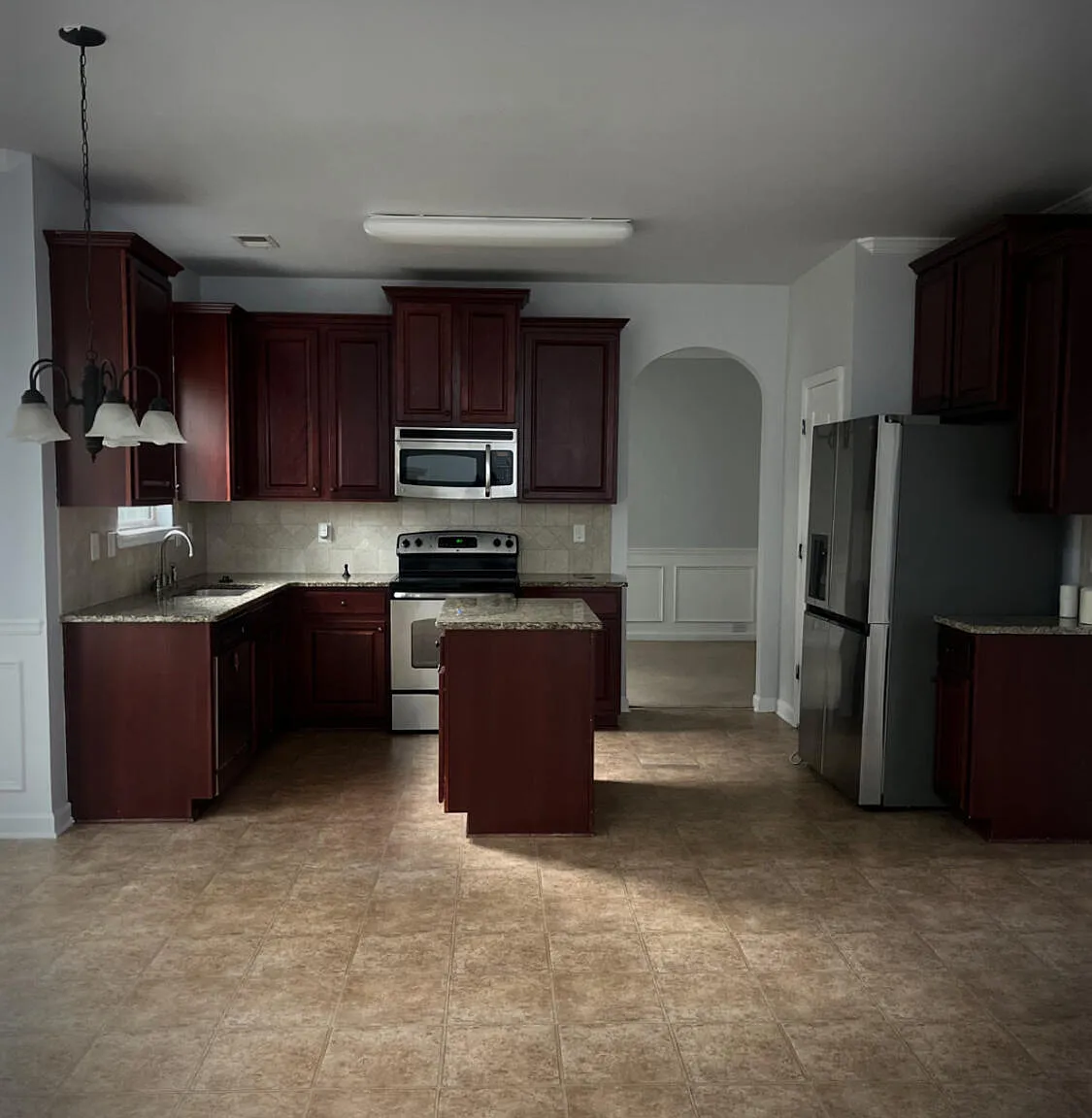 4 bed, 2.5 bath, 2560 sqft, $2,300 — Photo 3