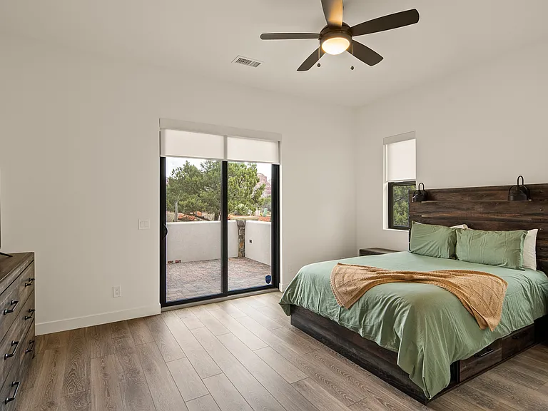 20 Crystal Sky Dr — Photo 38