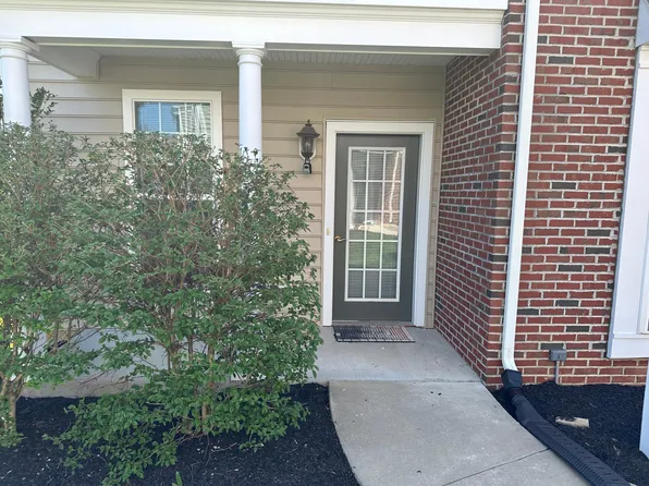 714 Whitetail Dr, Hummelstown, PA 17036