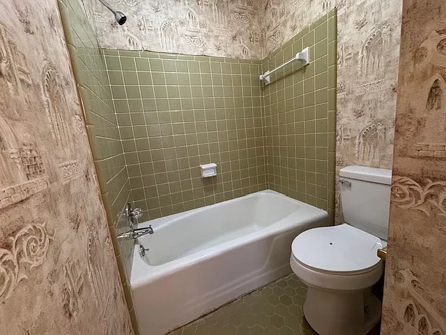 2261 Robin Lyn Ct — Photo 17