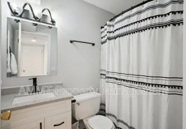 743 Westwinds Dr #3 — Photo 3