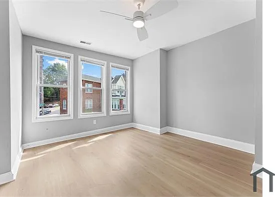 5047 Diamond St — Photo 16