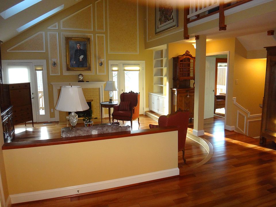 1st image of 2924 Oakbury Ct