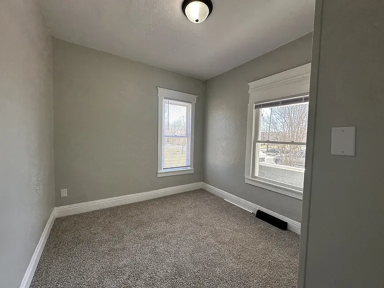 1105 Queen St — Photo 10