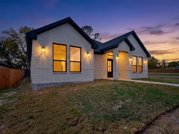 1309 N Breckenridge St, Ennis, TX 75119