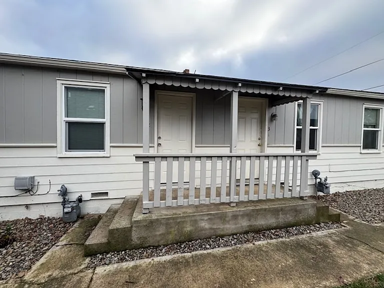 518 Alberts St — Photo 5