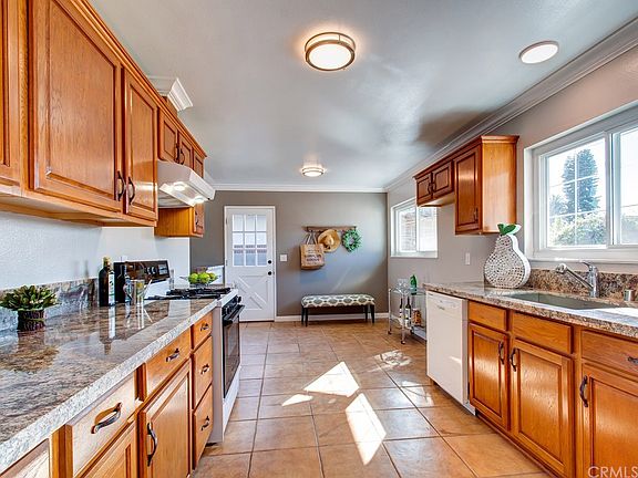 5th image of 15042 Sevilla Cir