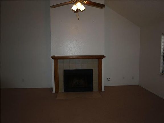 2nd image of 801 Bailey Dr