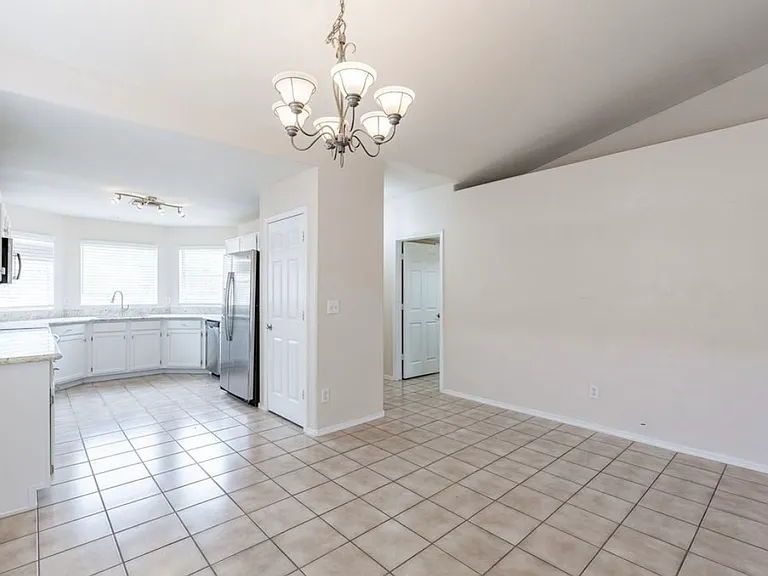 4460 E Verbena Dr — Photo 8
