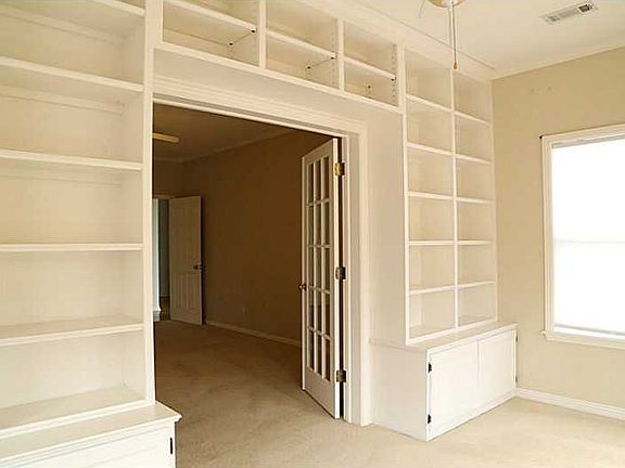 5th image of 2595 W White Oak