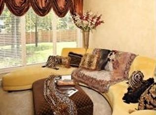 1226 Falcon Ridge Dr, Kennedale, TX 76060