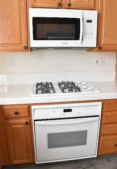 372 Adeline Ave — Photo 4