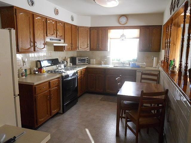 2nd image of 19 Oakfield Rd