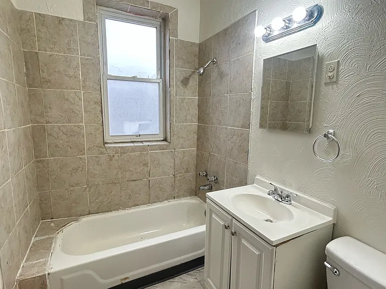 6100 S Green St — Photo 13