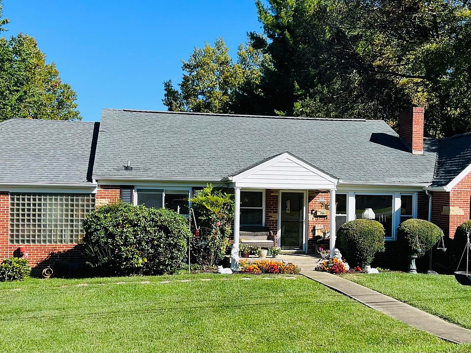 1st image of 211 Jefferson Dr