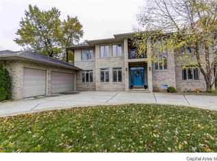 7 Riverwood Dr, Rochester, IL 62563