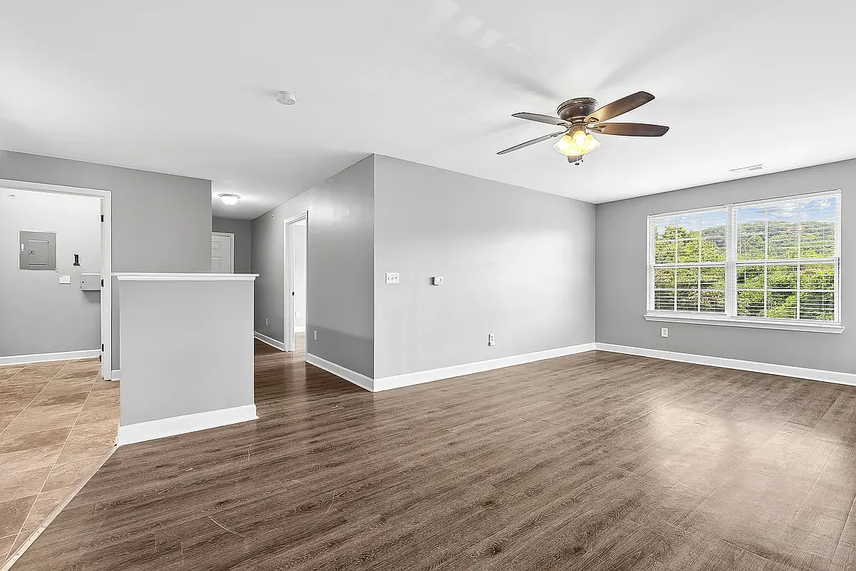 Royce Hill Apartment — Photo 4