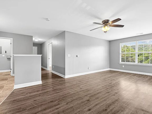 4th image of 289 Royce Cir #7-289-220
