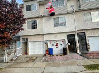380 Skyline Dr, Staten Island, NY 10304