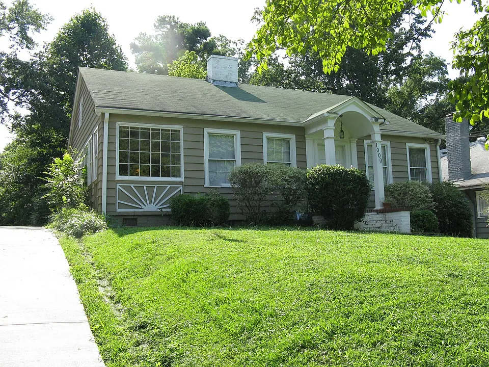 1000 Rosedale Rd NE