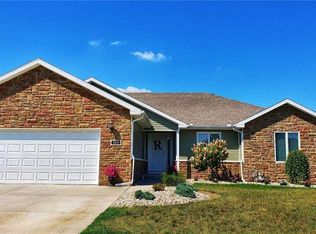 105 Redbud Dr, Swanton, OH 43558