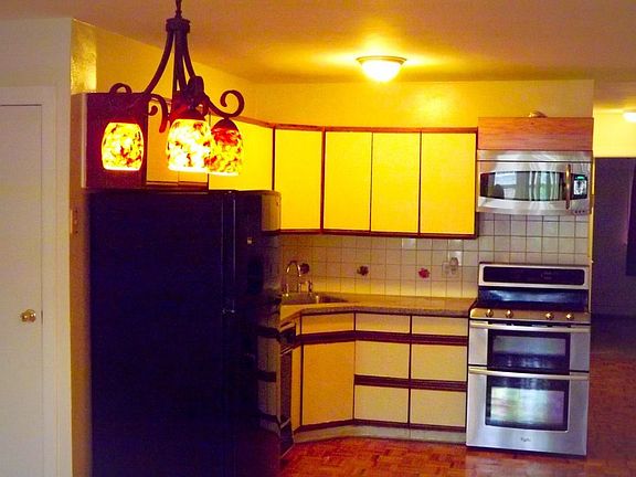2nd image of 1233 E 95th St #201