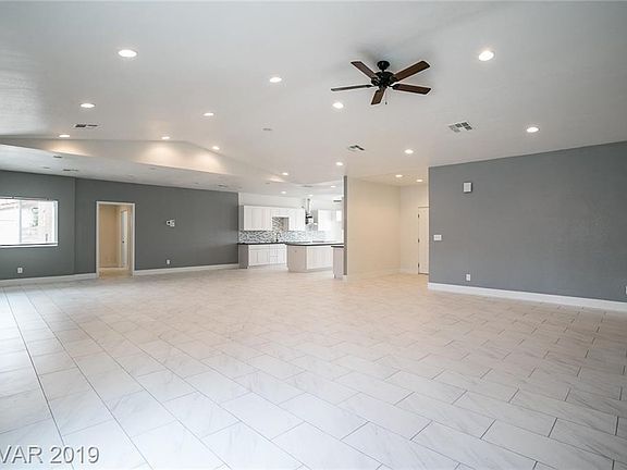 5th image of 3539 Spencer St